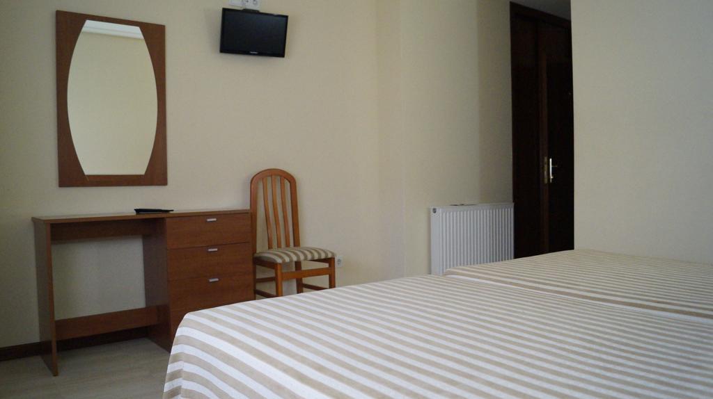 Hostal A Camelia Моания Экстерьер фото